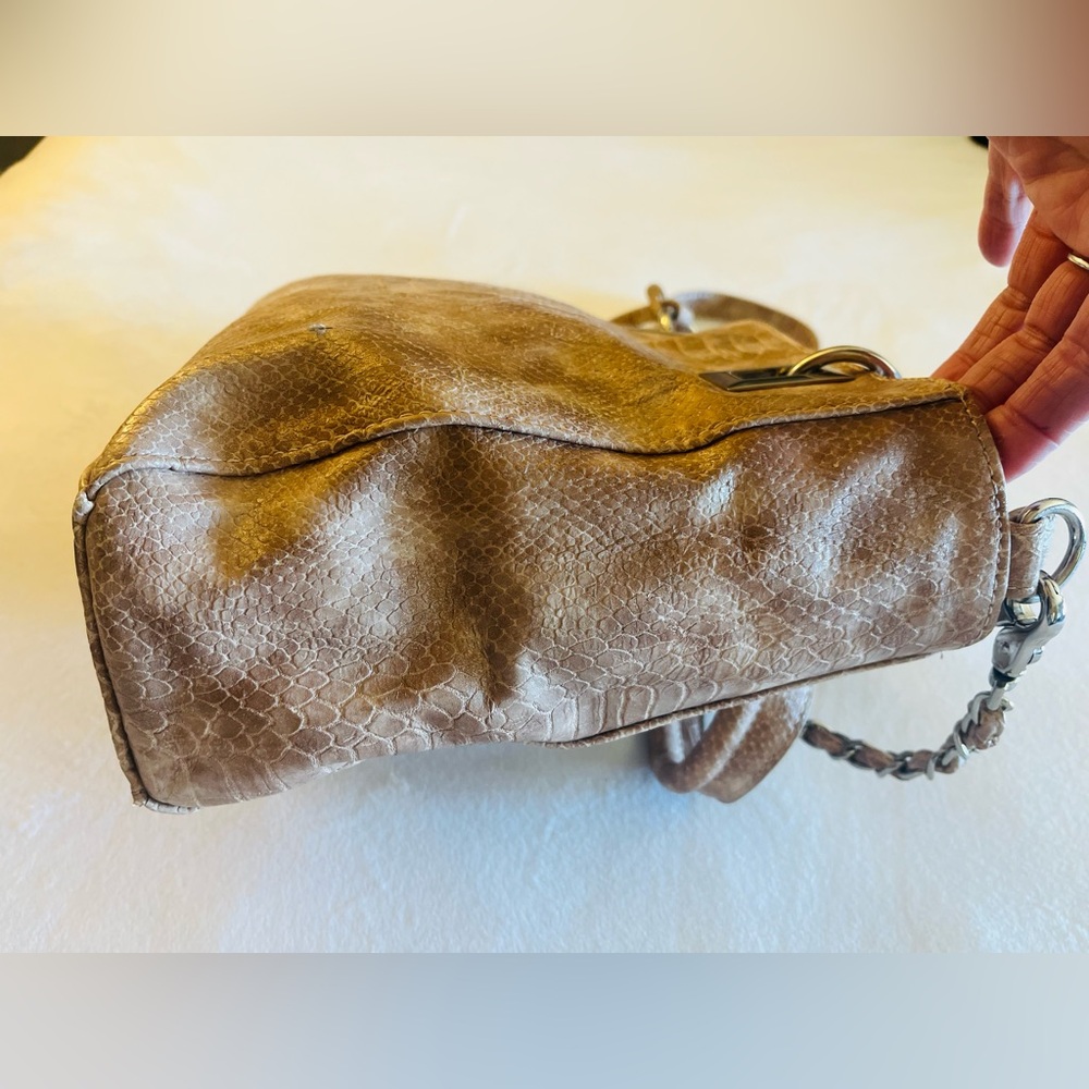 Ivanka Trump Vintage Y2K Tan Two Way Crossbody Bag with Chain Strap EUC - Picture 6 of 14